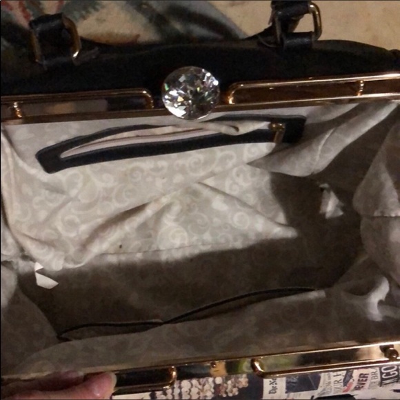 Adorable newsprint doctor bag - Picture 7 of 7